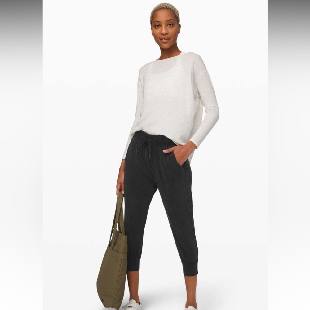 Lululemon | Lost in Leisure Cropped Jogger Pant 10